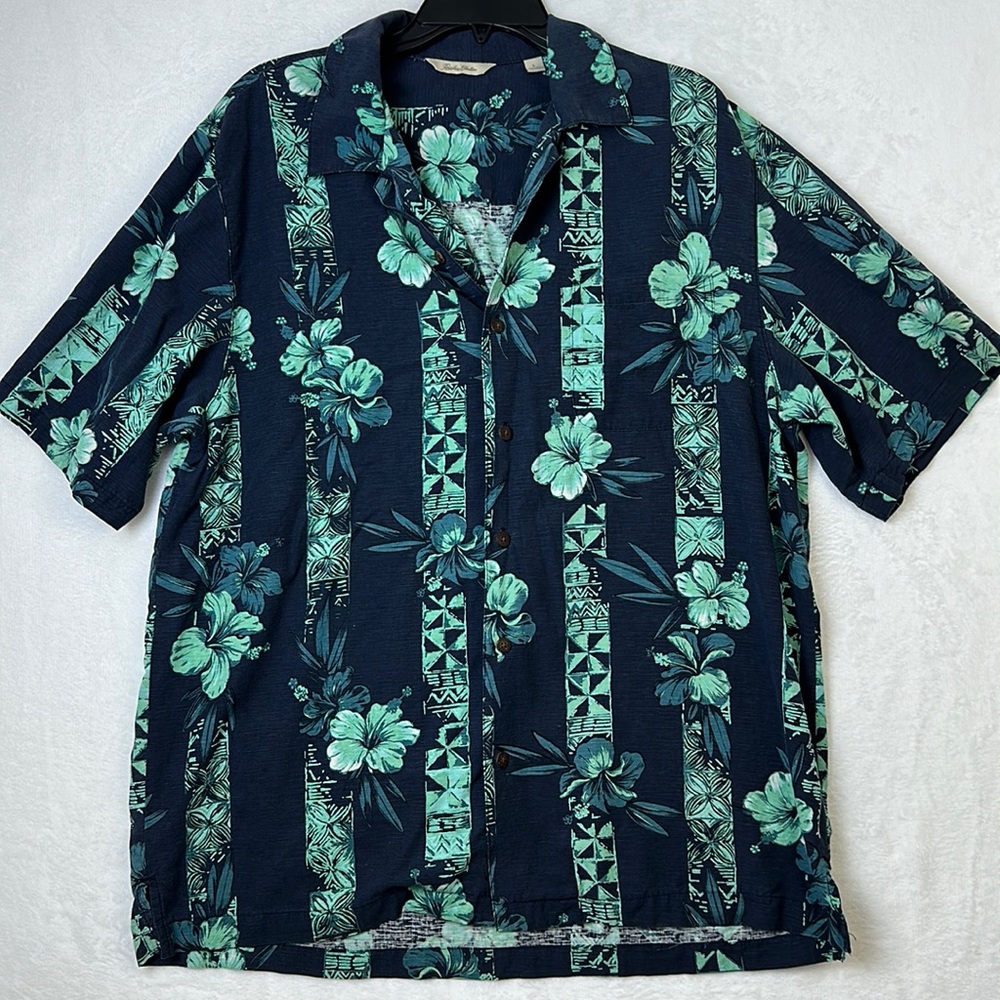 Paradise Collection Men’s Short Sleeve Silk Casual Button Up Shirt Size Large